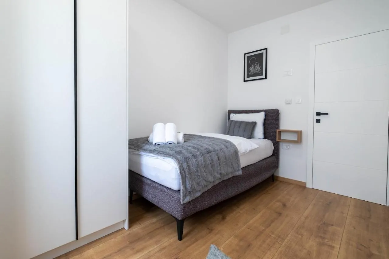 Premium Apartment Luka - Malinska - With Heated Pool 0*,