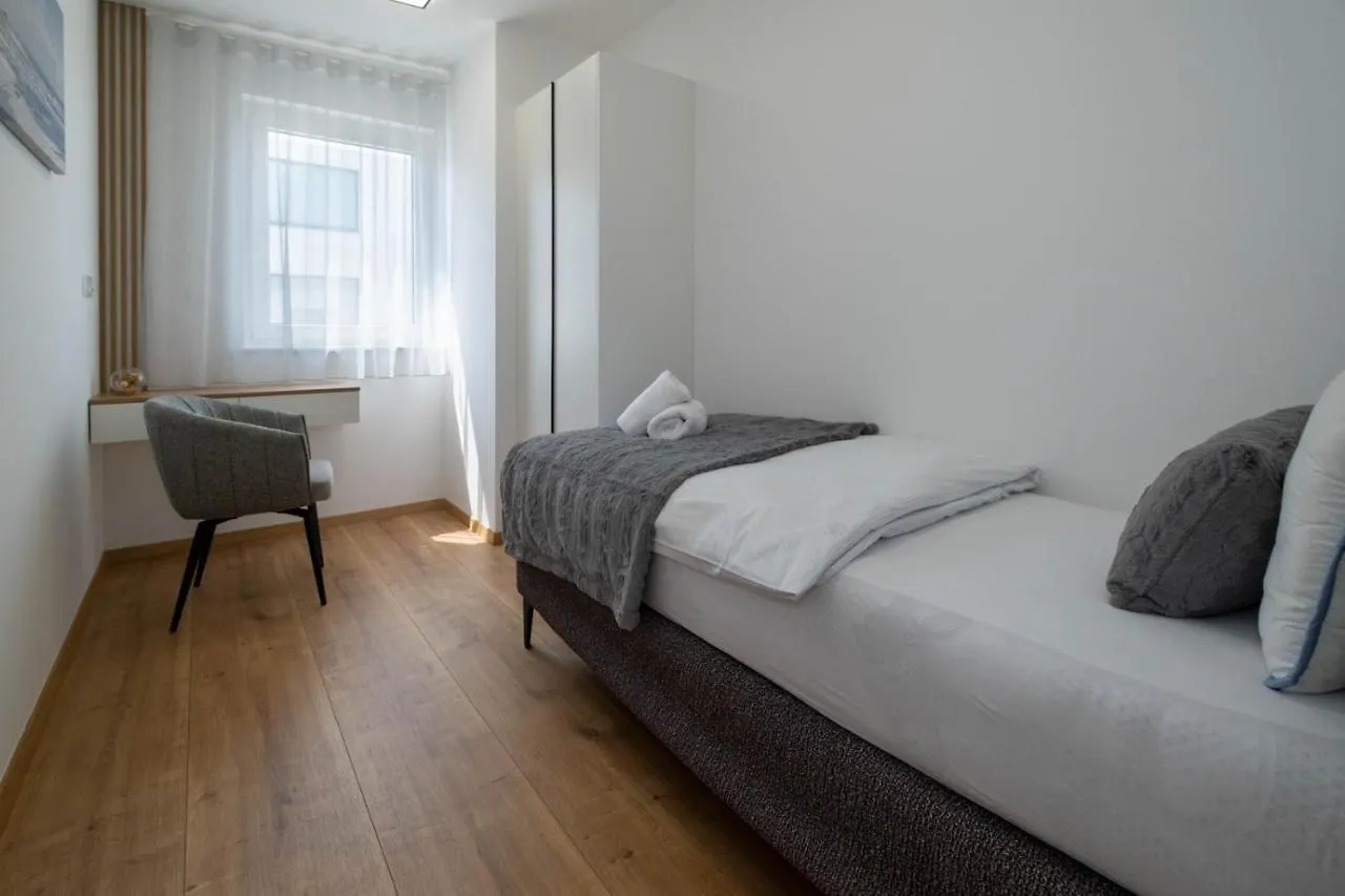 Premium Apartment Luka - Malinska - With Heated Pool