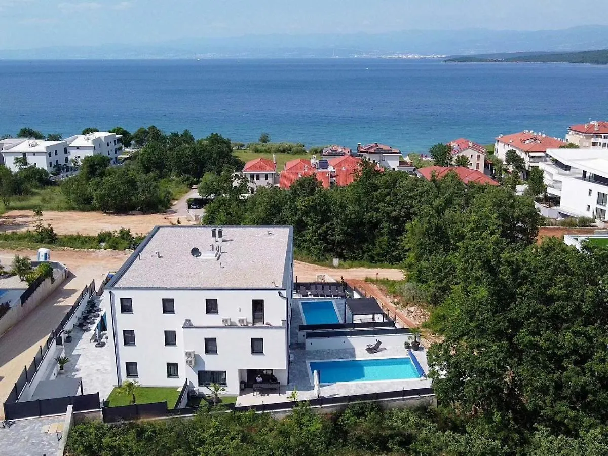 Premium Apartment Luka - Malinska - With Heated Pool