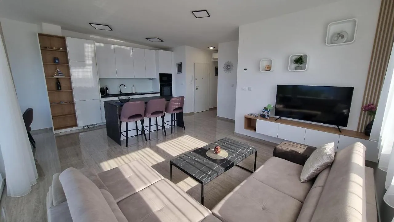 Premium Apartment Luka - Malinska - With Heated Pool