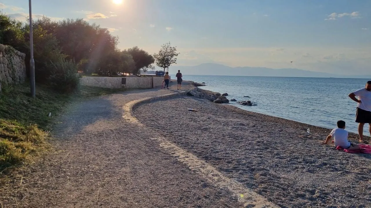 Premium Apartment Luka - Malinska - With Heated Pool