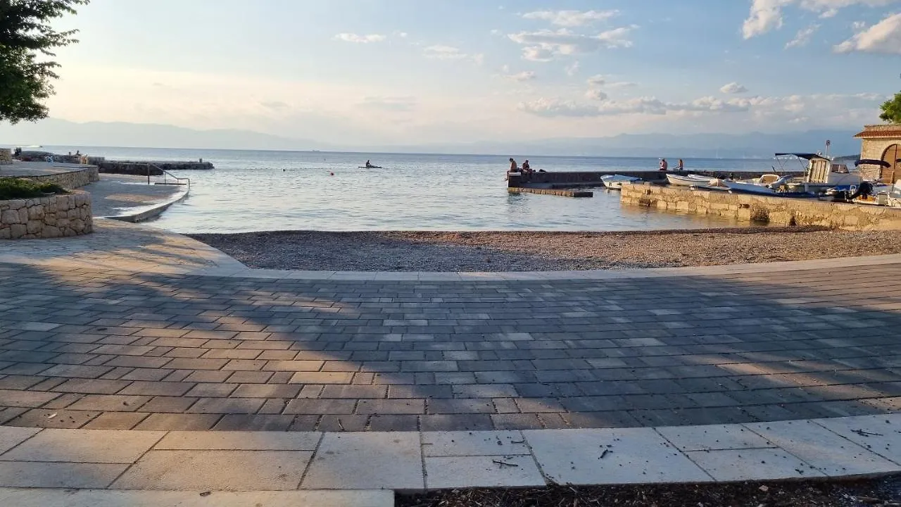 Premium Apartment Luka - Malinska - With Heated Pool