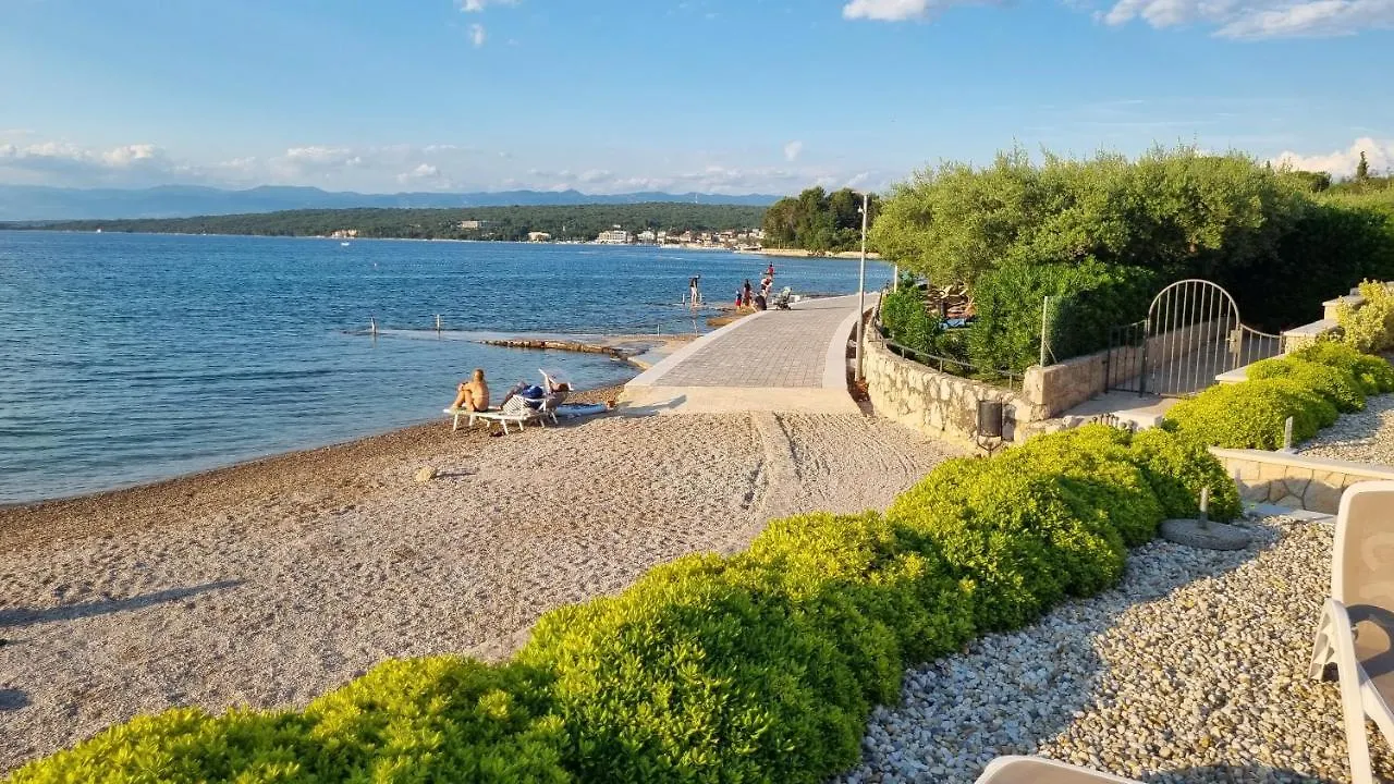 Premium Apartment Luka - Malinska - With Heated Pool