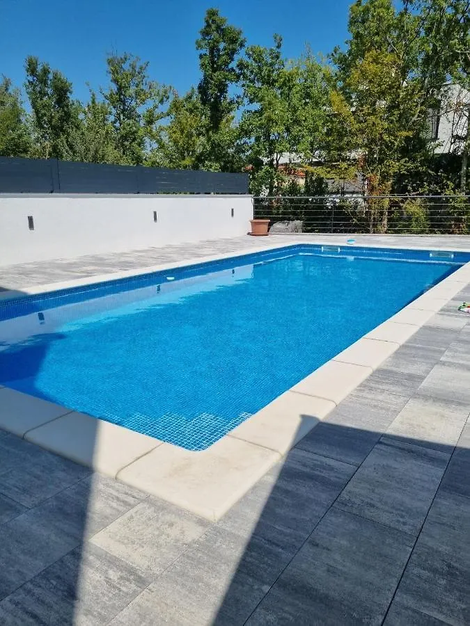 Premium Apartment Luka - Malinska - With Heated Pool